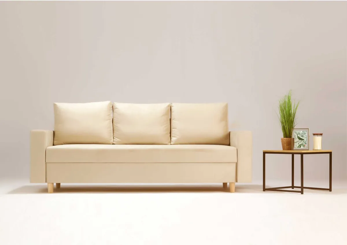 Sofa beżowa BEVER trzyosobowa z funkcją spania 215 cm: Beżowa sofa BEVER z funkcją spania