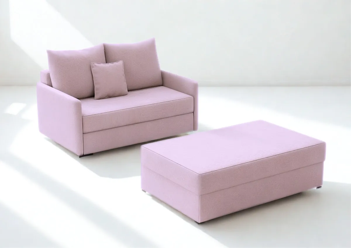 Sofa różowa ARKADIA z pufą 130 cm: Różowa sofa ARKADIA