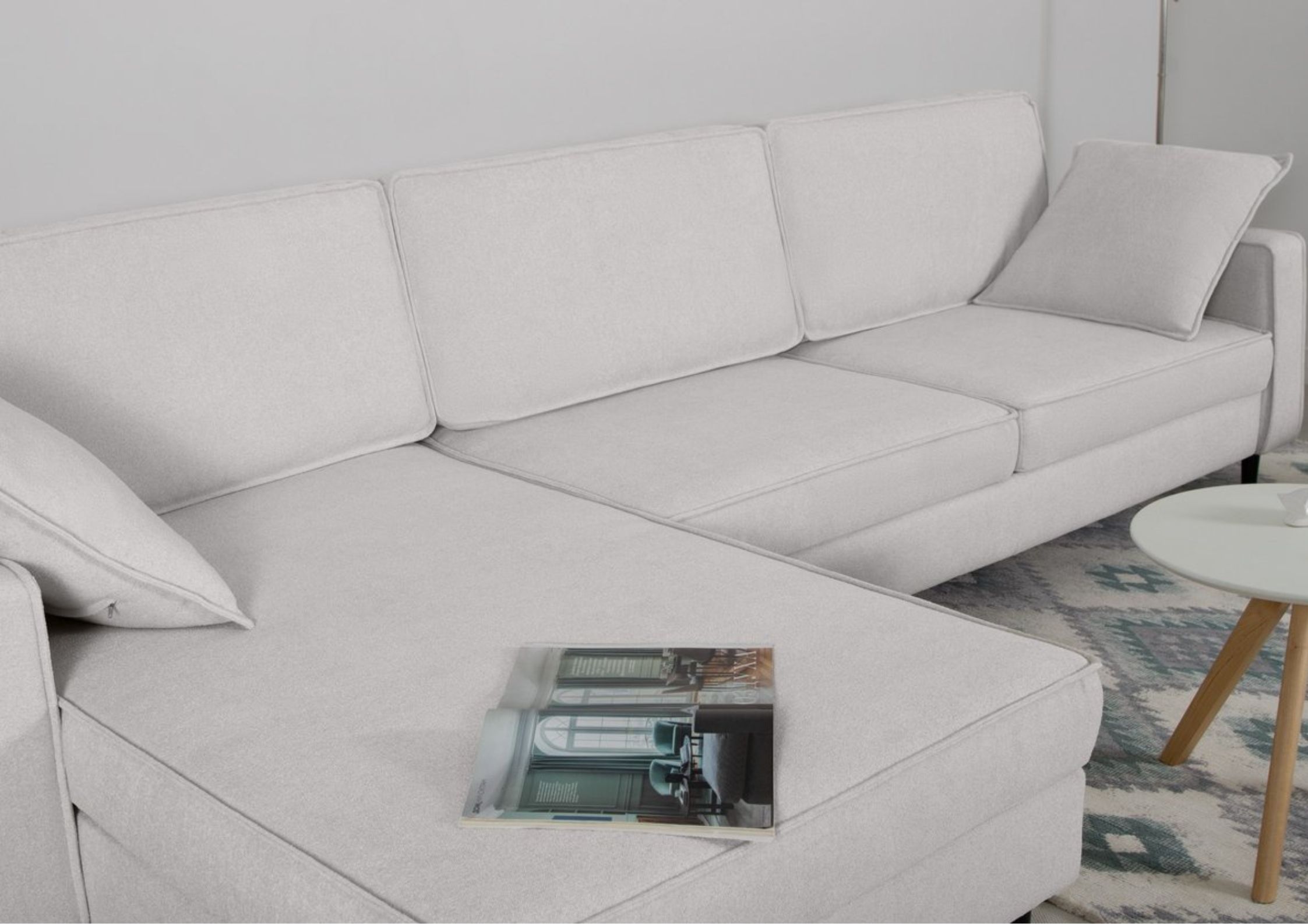 Szare poduszki do narożnika