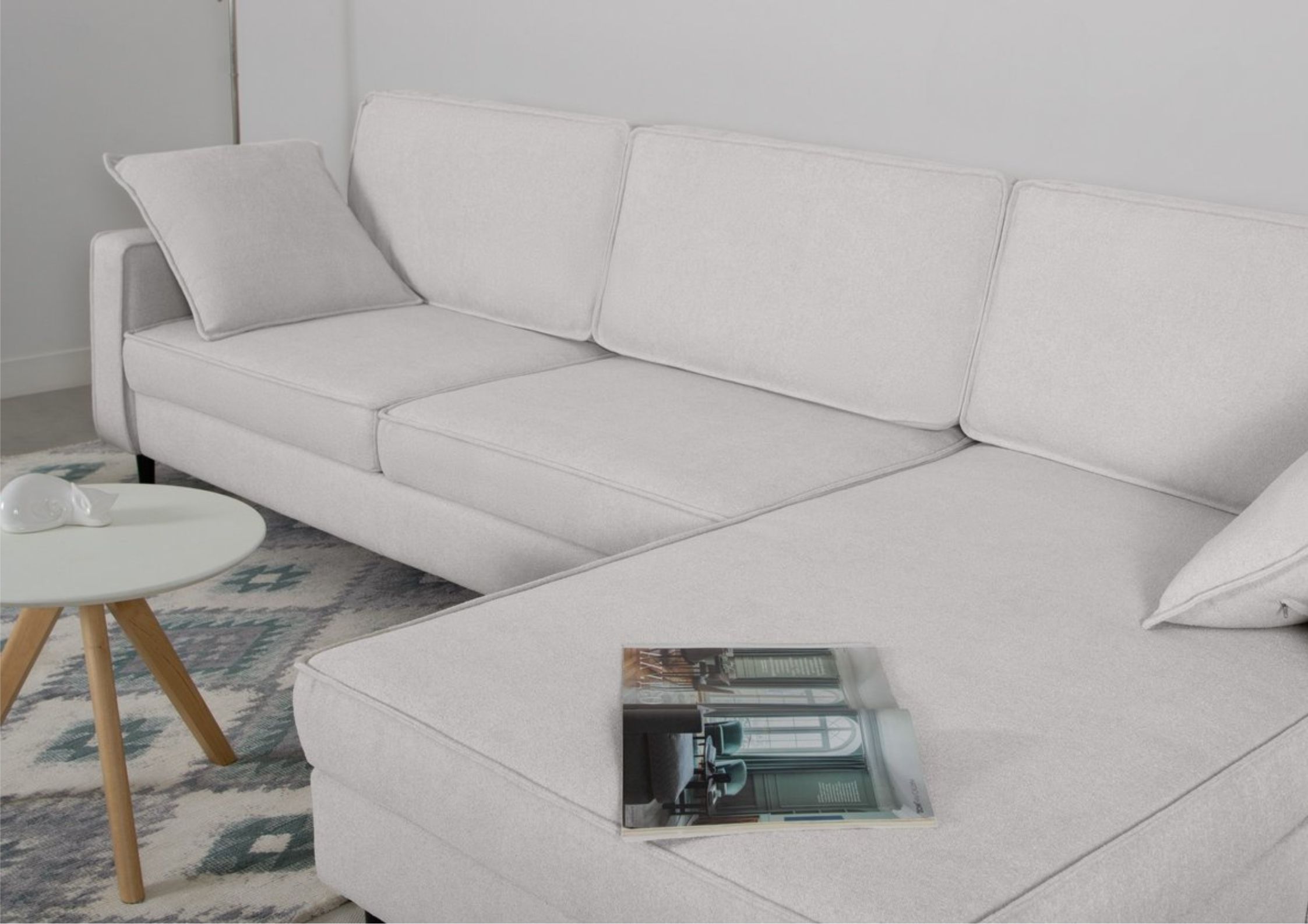 Szare poduszki do narożnika